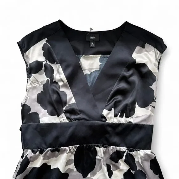 Vintage Y2K Mossimo | Black White Floral, Babydoll V-neck & tie back detail | M - Picture 2 of 8